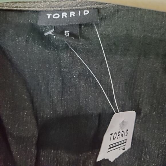 Torrid Womens Black Gold Lily Babydoll Crinkle Chiffon Surplice Blouse Size 5 - Picture 3 of 5